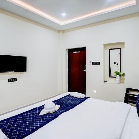 Hotel Vibe Blu- Varanasi Ngoại thất bức ảnh