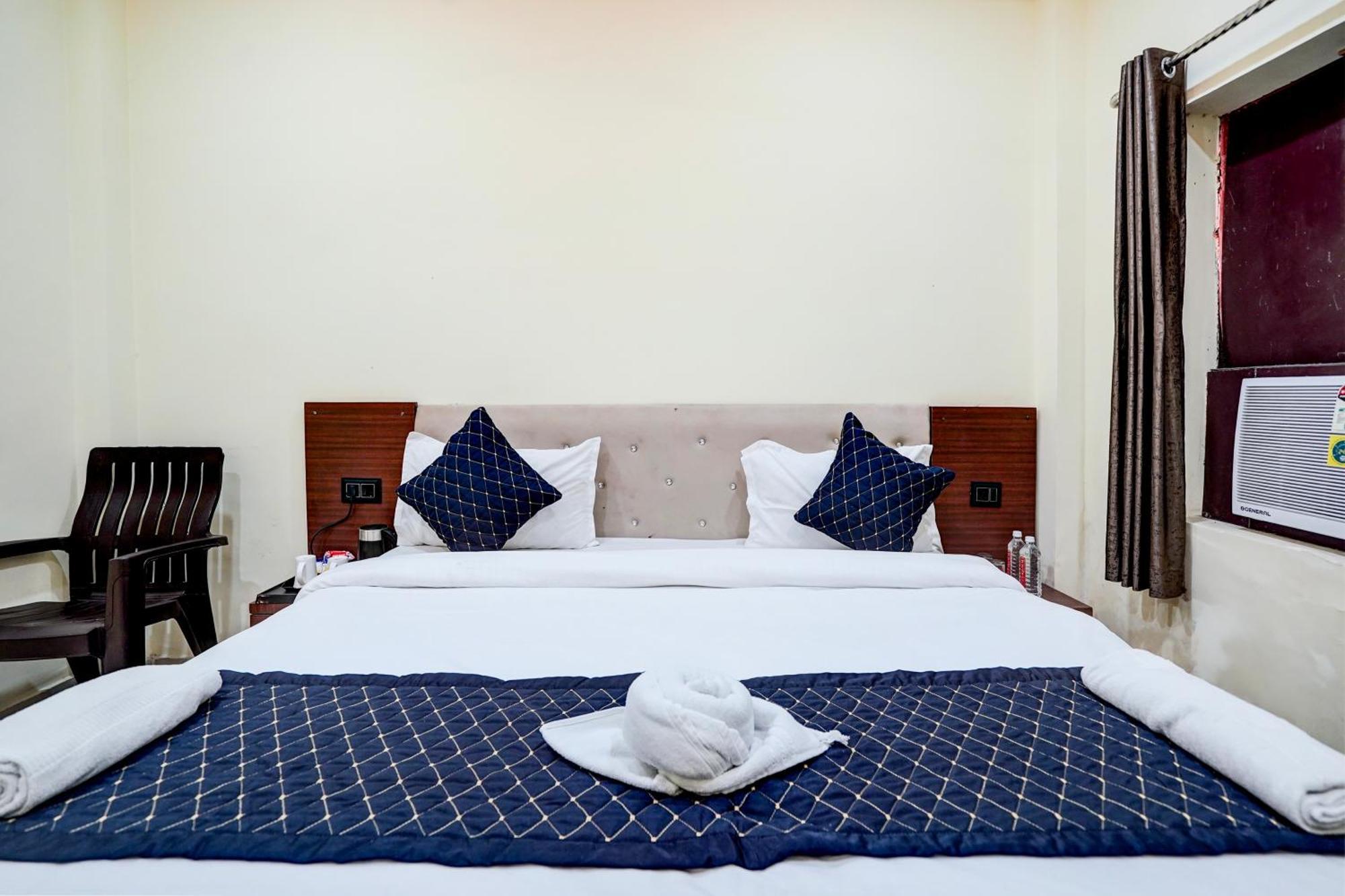 Hotel Vibe Blu- Varanasi Ngoại thất bức ảnh