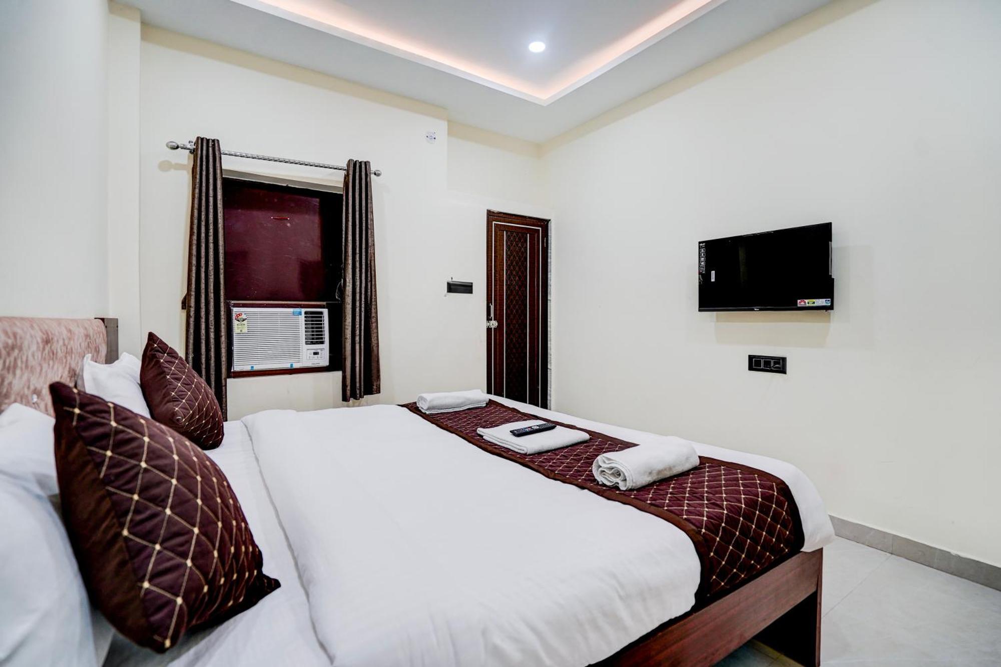 Hotel Vibe Blu- Varanasi Ngoại thất bức ảnh