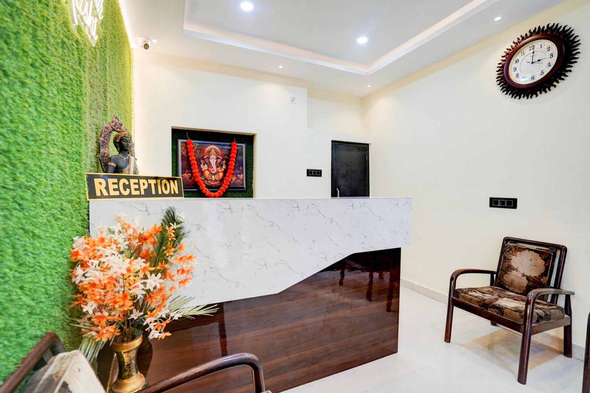 Hotel Vibe Blu- Varanasi Ngoại thất bức ảnh
