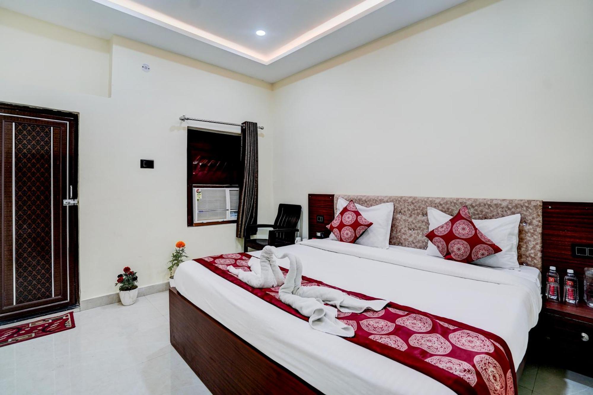 Hotel Vibe Blu- Varanasi Ngoại thất bức ảnh