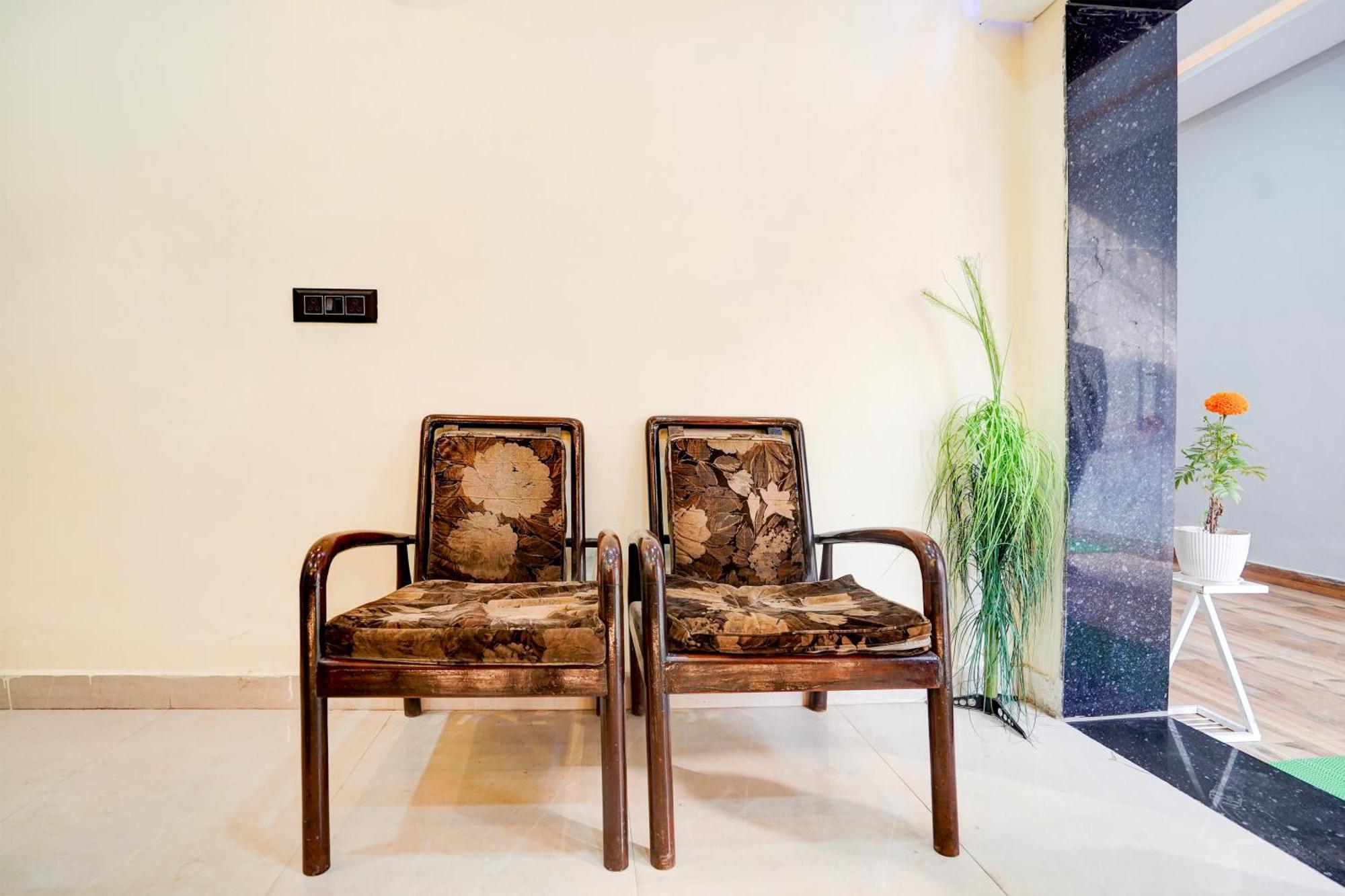 Hotel Vibe Blu- Varanasi Ngoại thất bức ảnh