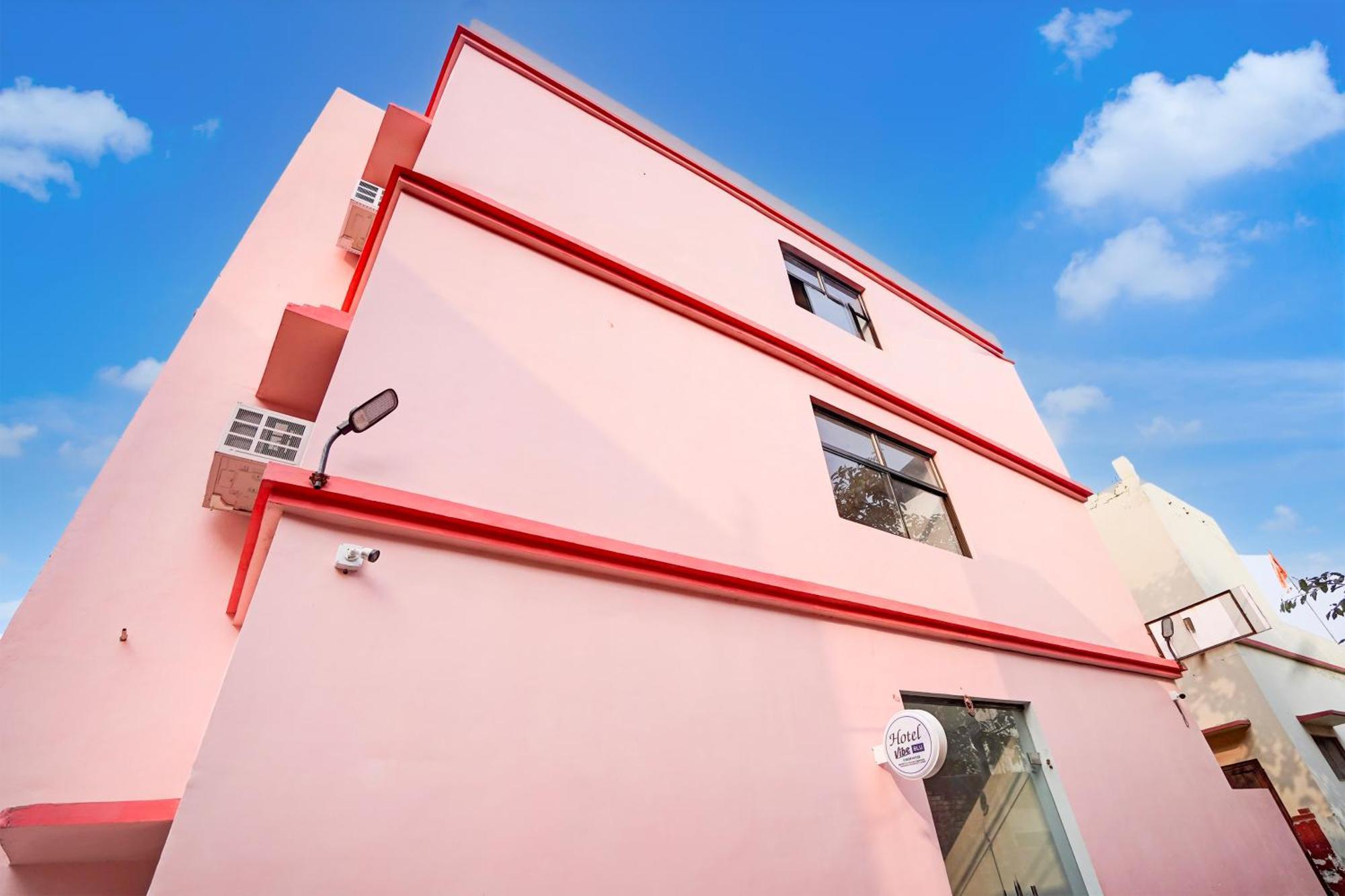 Hotel Vibe Blu- Varanasi Ngoại thất bức ảnh